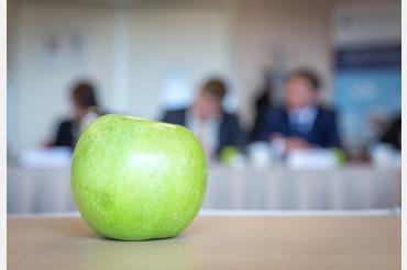 Apple - meeting